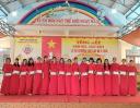 trao qua cho giao vien.jpg - 